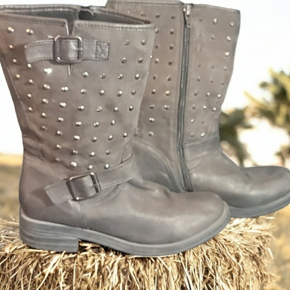 Union Bay woman's size 9 buckle boots with gunmetal accents - Picture 5 of 9